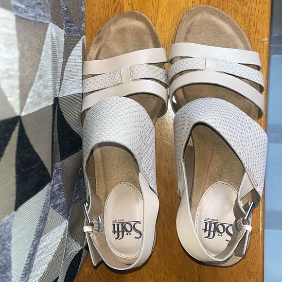 WOMEN’S SOFFT HEELED LEATHER VELORA SNAKESKIN-LOOK STRAPPY SANDALS SIZE 9.5 - Picture 2 of 9